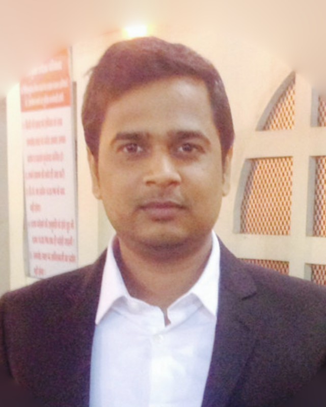 Sajal Saxena, Financial Advisor
